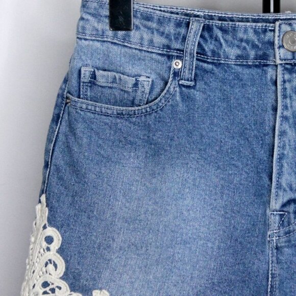 BDG High Rise Erin 5 Pocket Shortie Light Blue Denim Shorts Size 27w - Picture 4 of 14